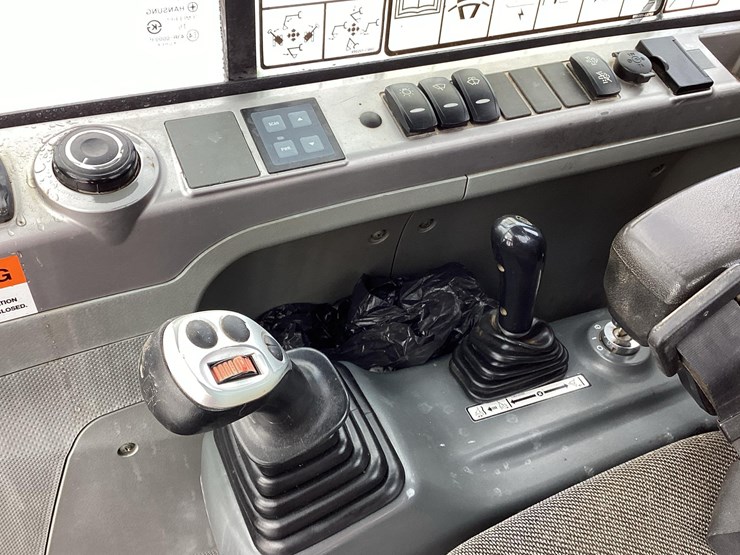 2015-doosan-dx85r-hydraulic-excavator-sn:dhkceaavhe6001366-image-16