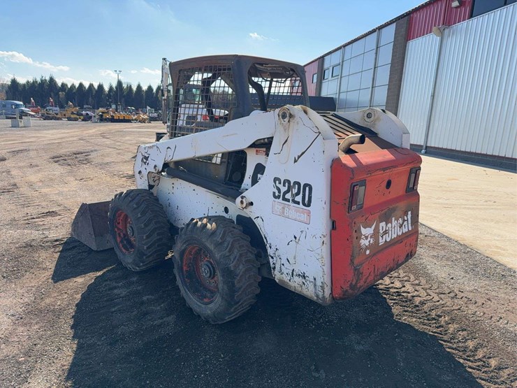 bobcat-s220-image-4