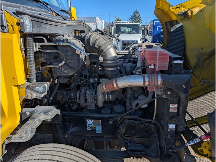 2020-kenworth-t680-image-18