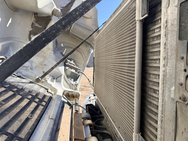 2007-freightliner-columbia-120-image-42