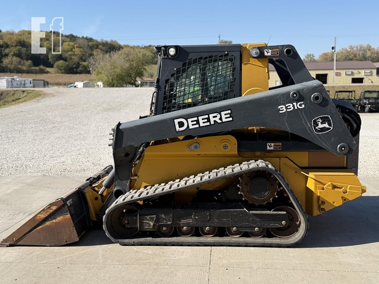 2017-deere-331g-image-9