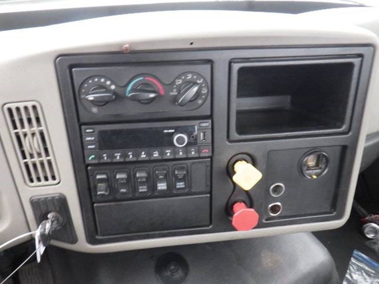 international-transtar-8600-image-18