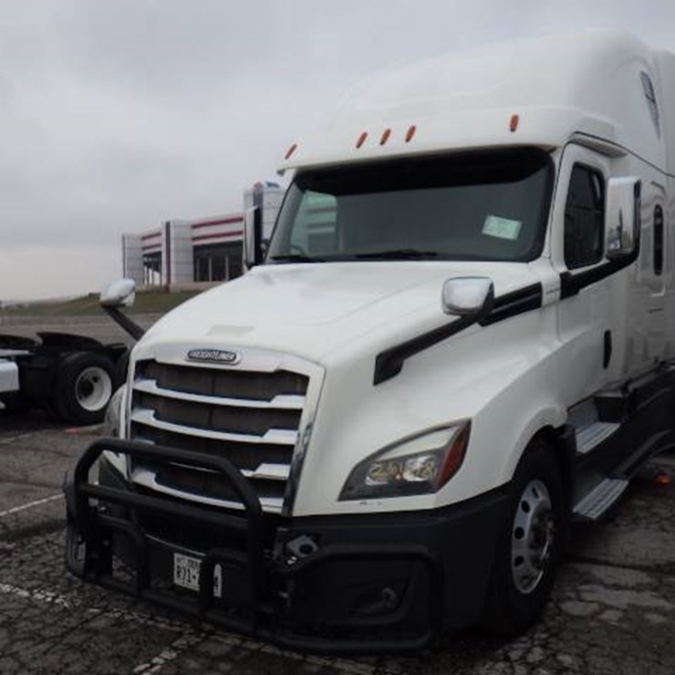 2019 FREIGHTLINER CASCADIA 126