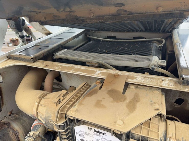 2024-bobcat-t650-image-23