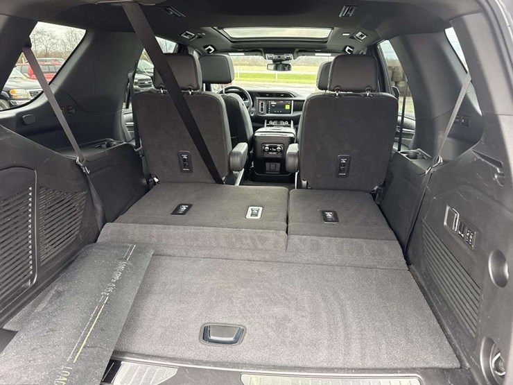 2023-gmc-yukon-denali-image-12