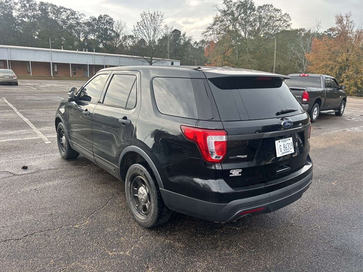 2017-ford-explorer-image-4