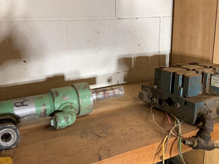 #533-•-air-cylinders,-hyd-hoses-and-misc.-parts-image-6