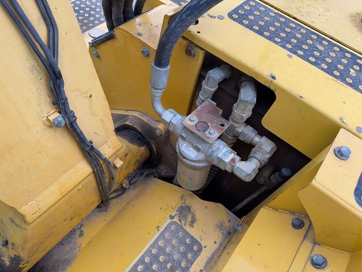 2012-komatsu-pc138-image-41