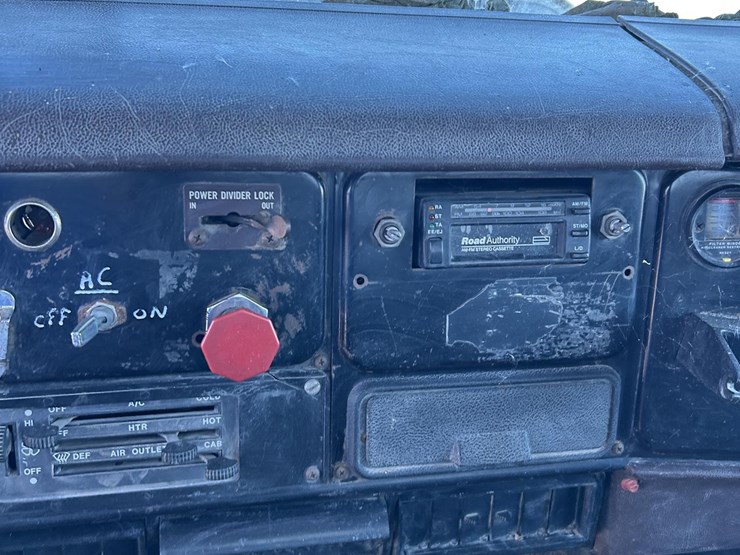 1986-international-f2375-image-30