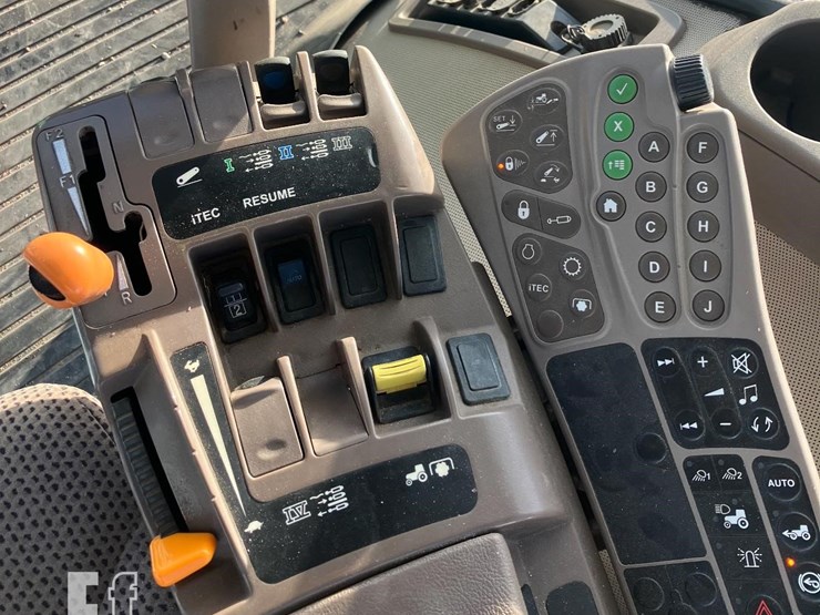 2010-john-deere-8295r-image-5