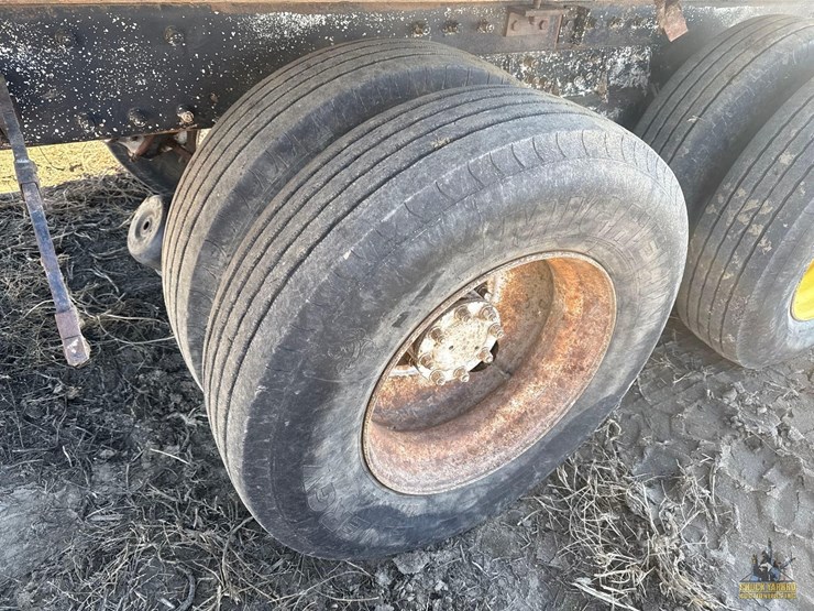 peterbilt-357-image-12