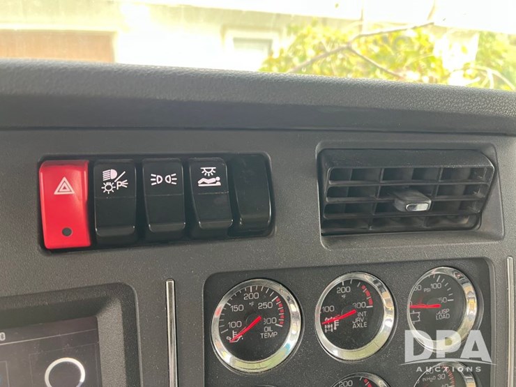 kenworth-t680-image-57