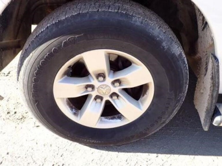 ram-1500-slt-image-59