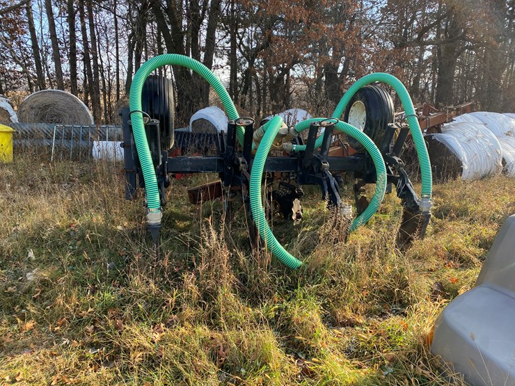 #1300-•-ag-gator-2004-injector-applicator-(colfax,-wi)-image-52