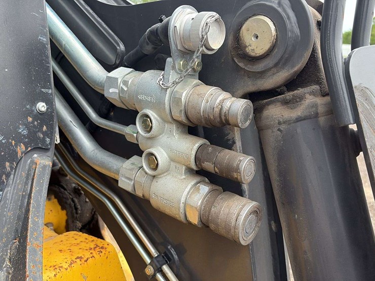 2022-new-holland-c362-image-43