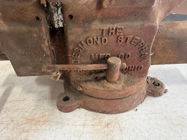 impact-wrench,-angle-grinder,-and-vise-image-11