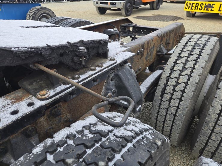 2013-kenworth-t660-image-17