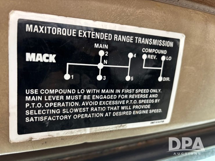 1985-mack-r686st-image-35