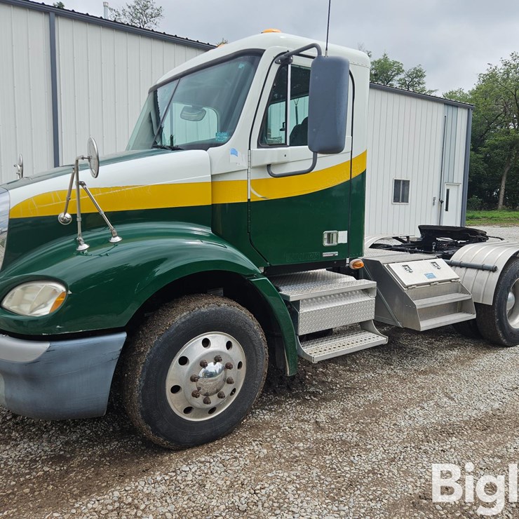 2009 FREIGHTLINER COLUMBIA 112