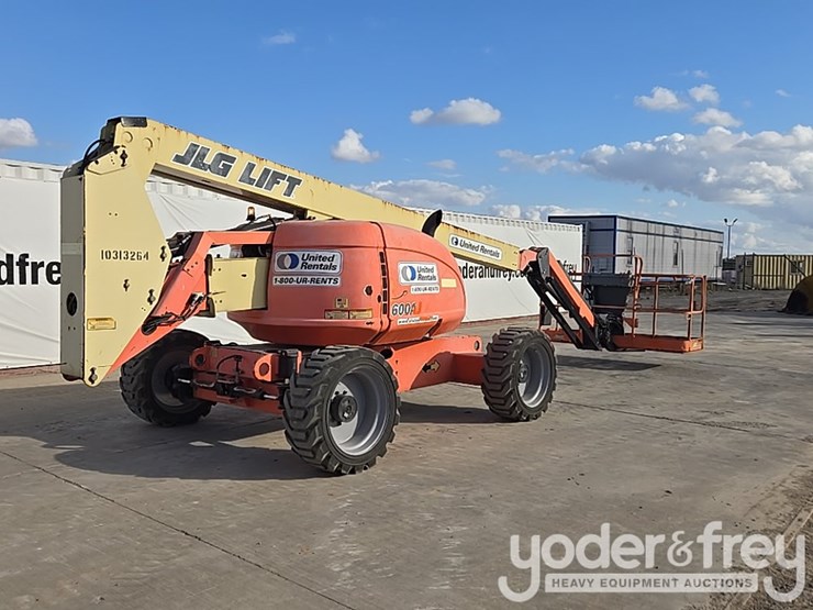2014-jlg-600aj-image-5