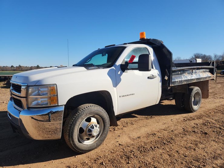 2009-chevrolet-3500-image-1