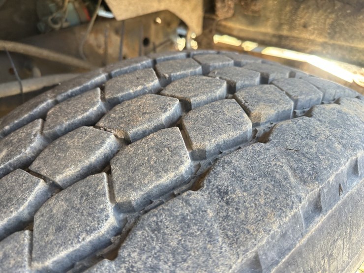 1990-ford-l9000-image-69