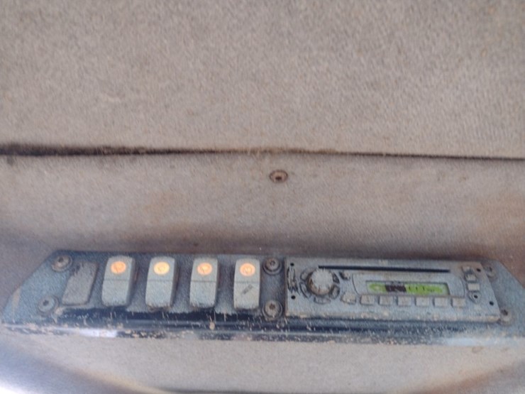 caterpillar-d6n-xl-image-8