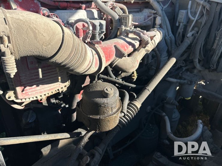 2010-peterbilt-386-image-34