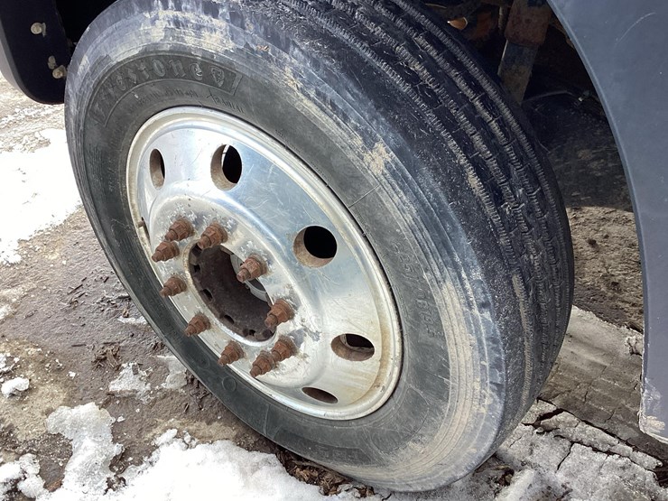 2015-ford-f550-image-24