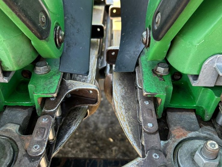 2011-john-deere-612c-image-12