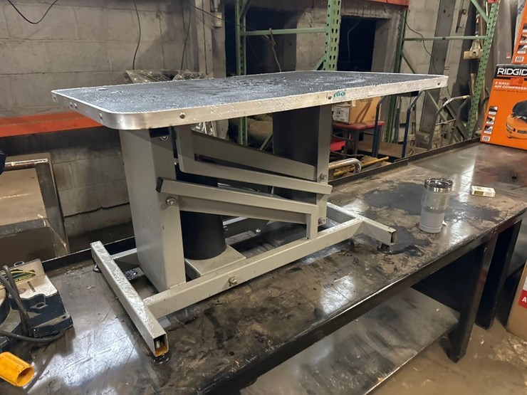 go-co-hydraulic-foot-op-lift-table-image-2