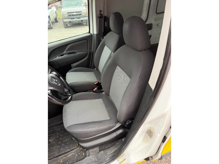 2015-ram-promaster-city-image-15