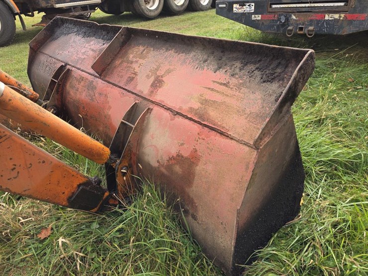 john-deere-300-image-12