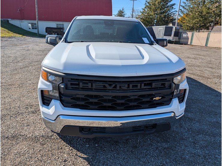 2022-chevrolet-1500-image-2