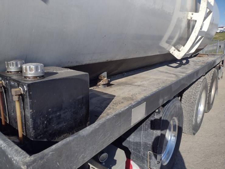 peterbilt-567-image-37