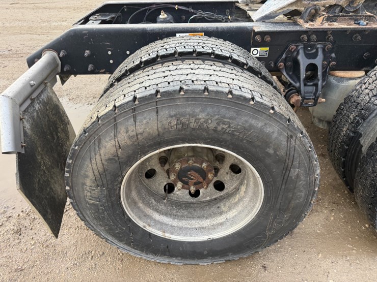 2019-kenworth-t880-image-13