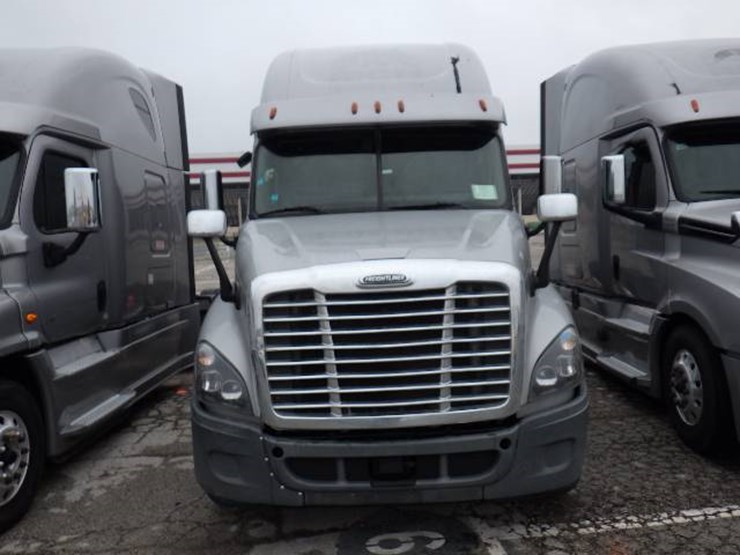2019-freightliner-cascadia-125-image-3