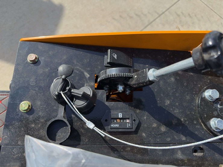 2025-miva-va13-mini-excavator-image-13