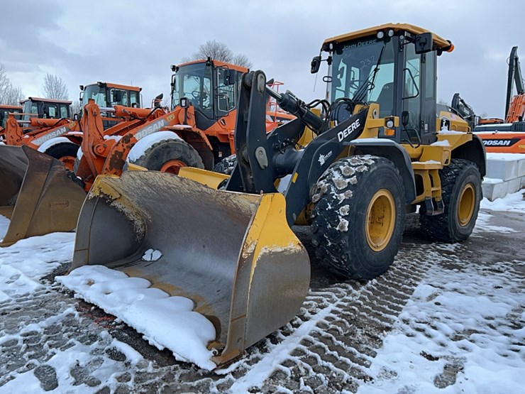 2019-deere-544l-image-1