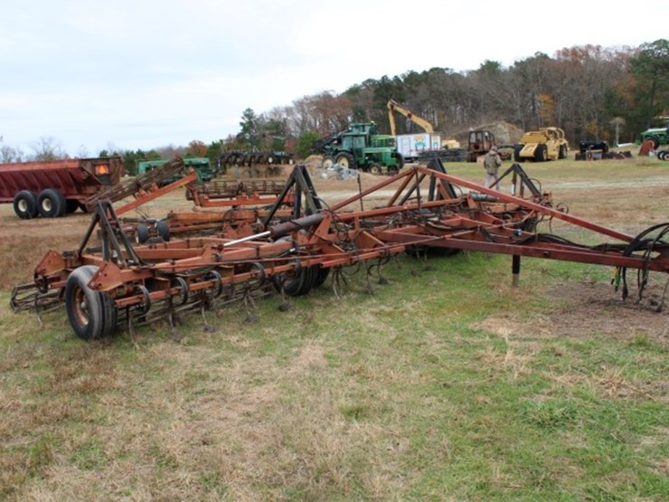 unverferth-mod-615-sn-930010-s-tine-cultivator-triple-baskets-rer-vac-unver-image-1