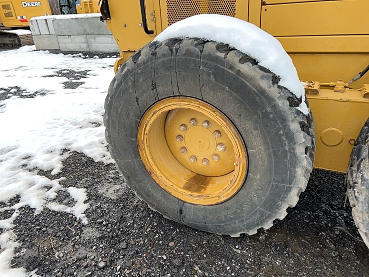 caterpillar-120m-image-11