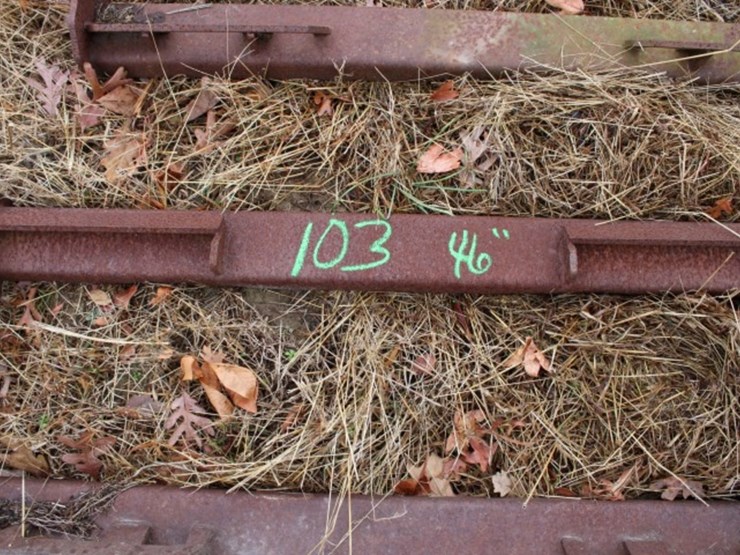 skid-loader-quick-hitch-bracket-46"-image-1