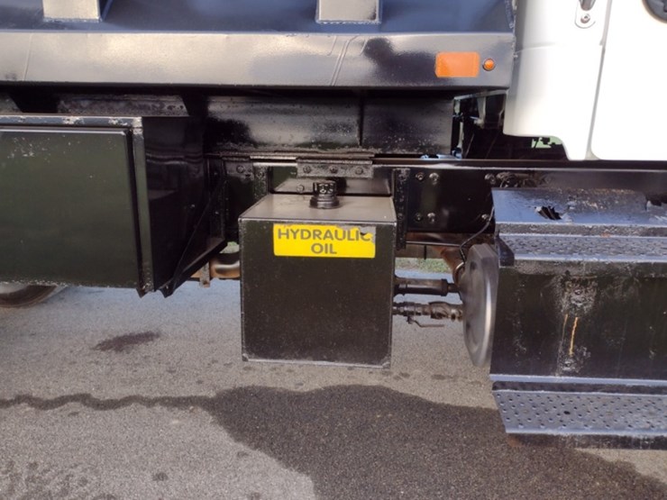 freightliner-m2-106-image-31