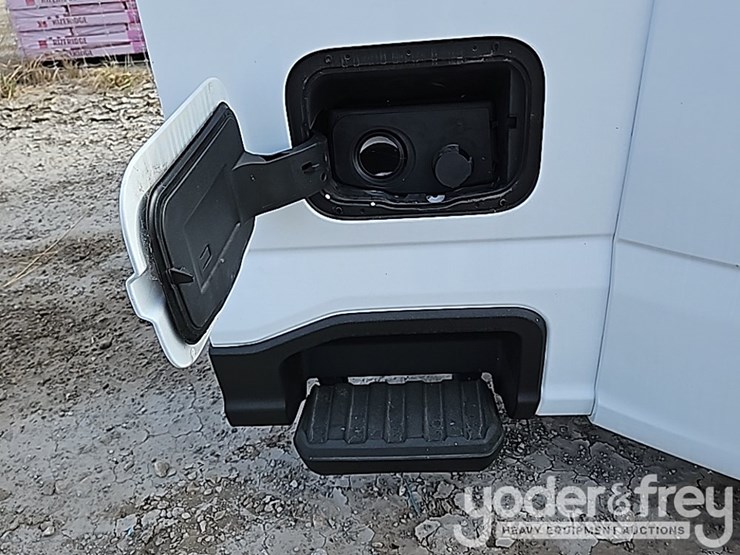 2024-ford-f350-image-11