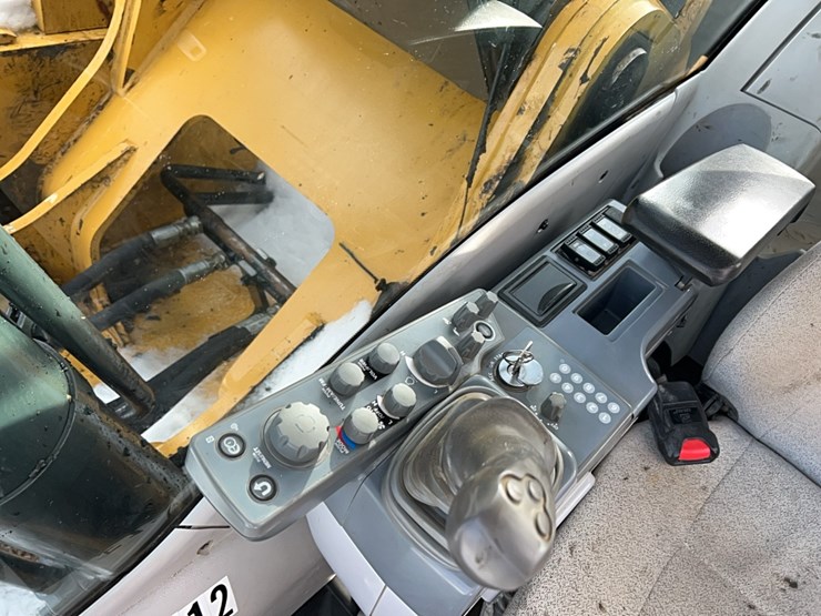 2019-deere-350g-lc-image-11