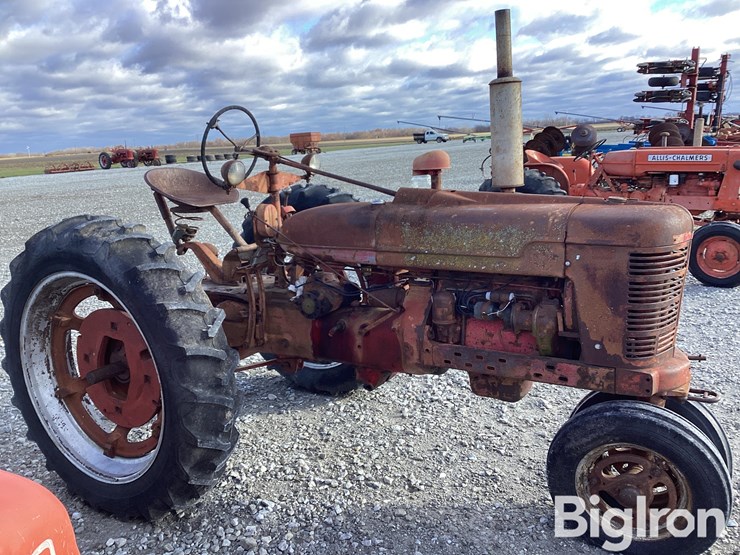 farmall-h-2wd-tractor-image-4