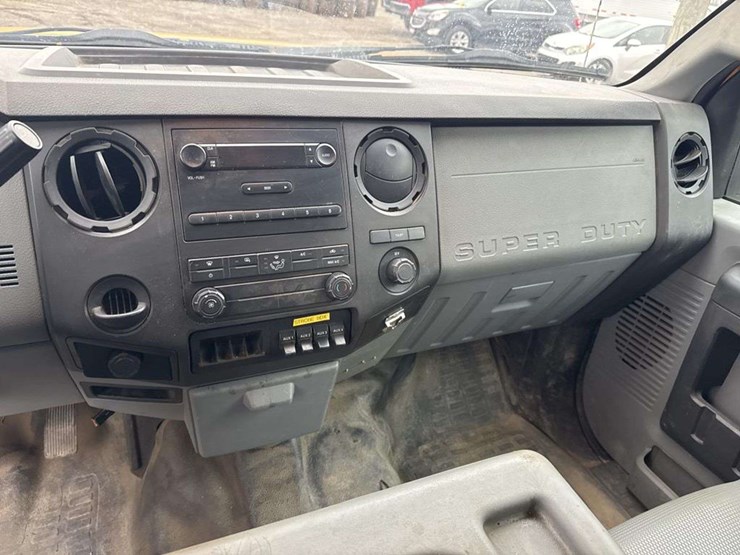 2013-ford-f350-image-26