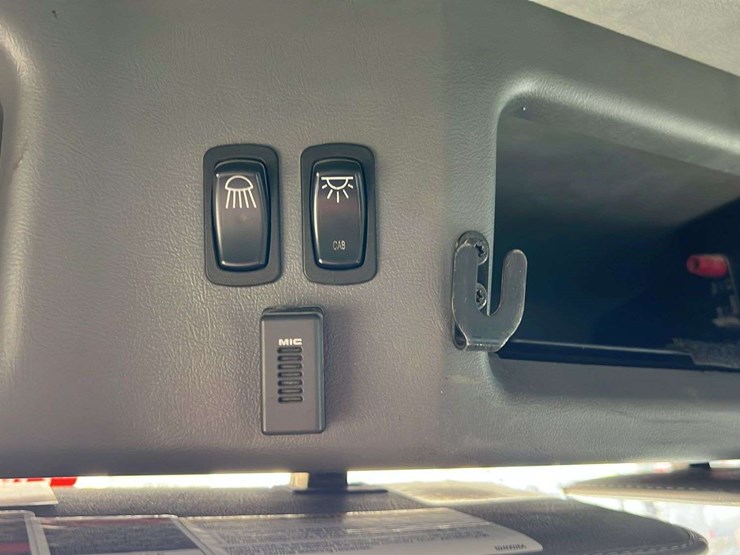 2018-mack-gu-granite-6-axle-dump-truck-image-59