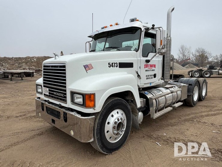 2017-mack-pinnacle-chu613-image-15