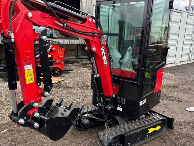 new-vicsec-co-full-cab-mini-excavator-model-vc13c-image-2